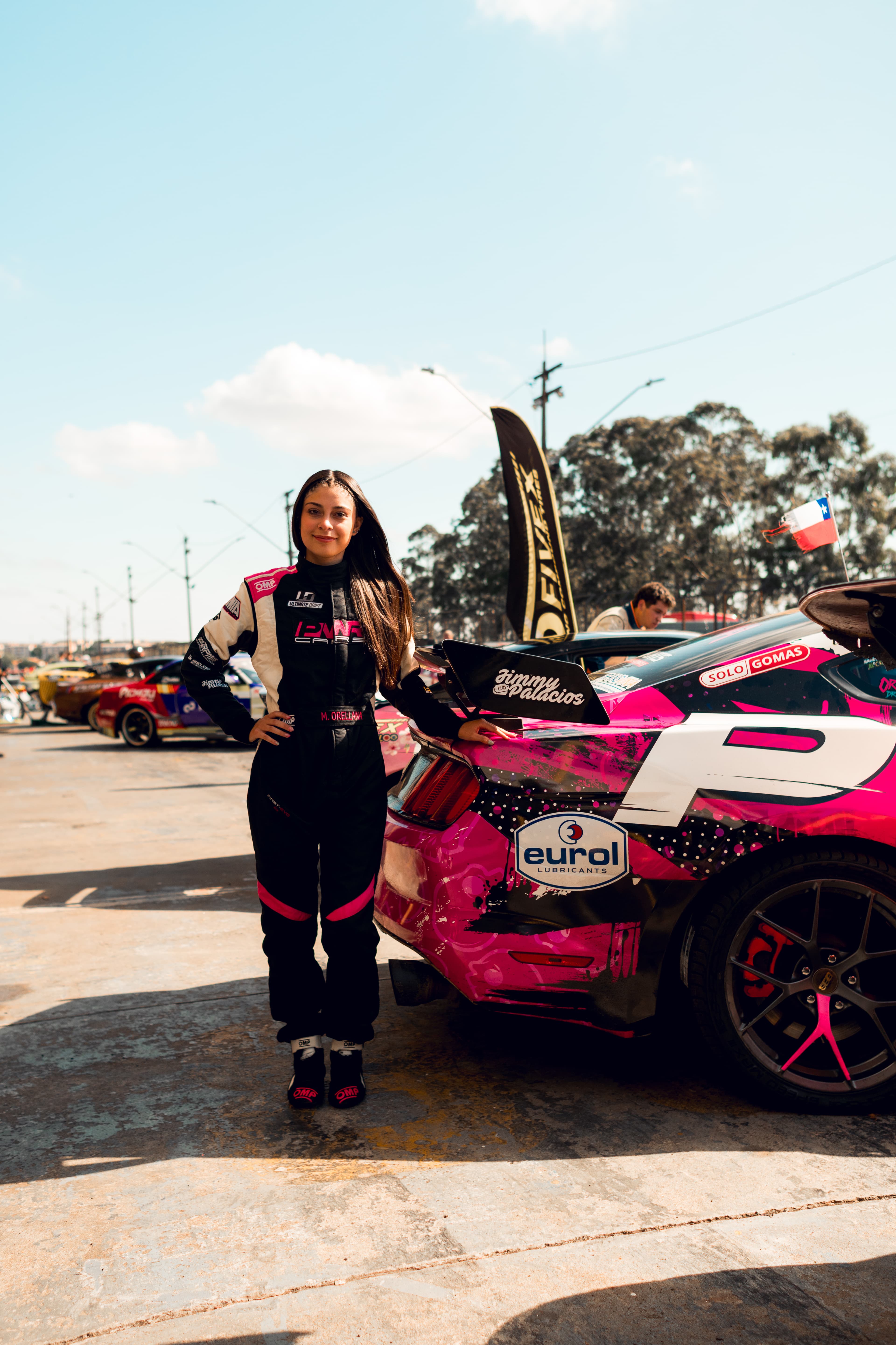 Mía Orellana junto a su equipo técnico